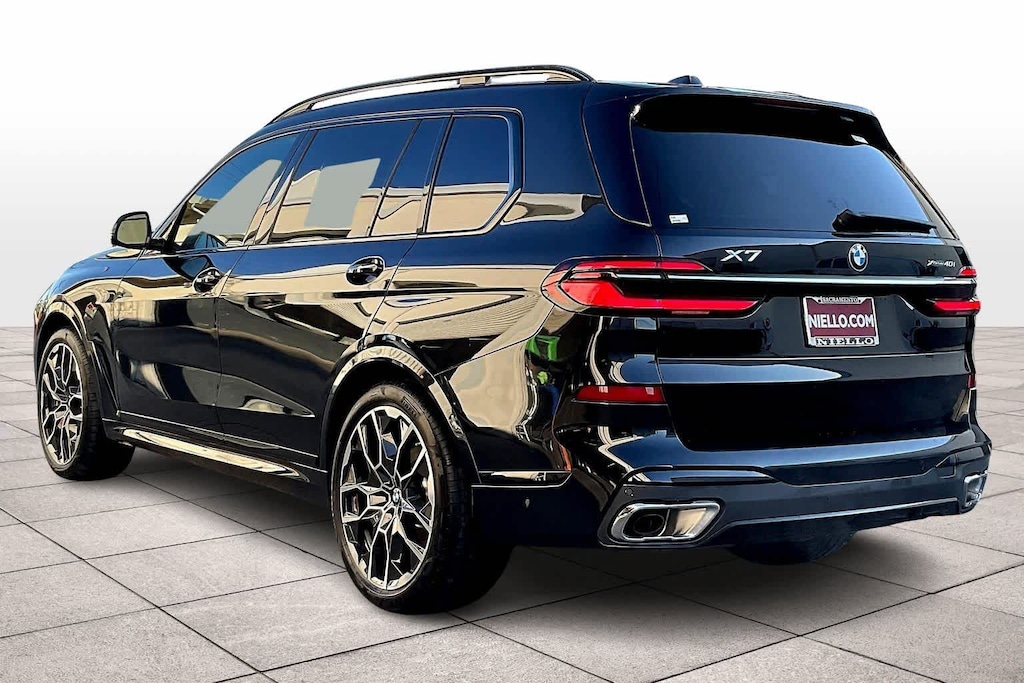 New 2026 BMW X7 xDrive40i Sports Activity Vehicle