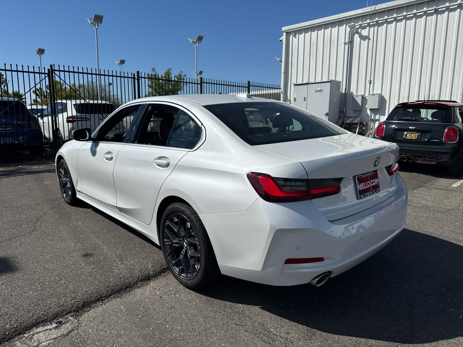 2025 Bmw 330i photo 3