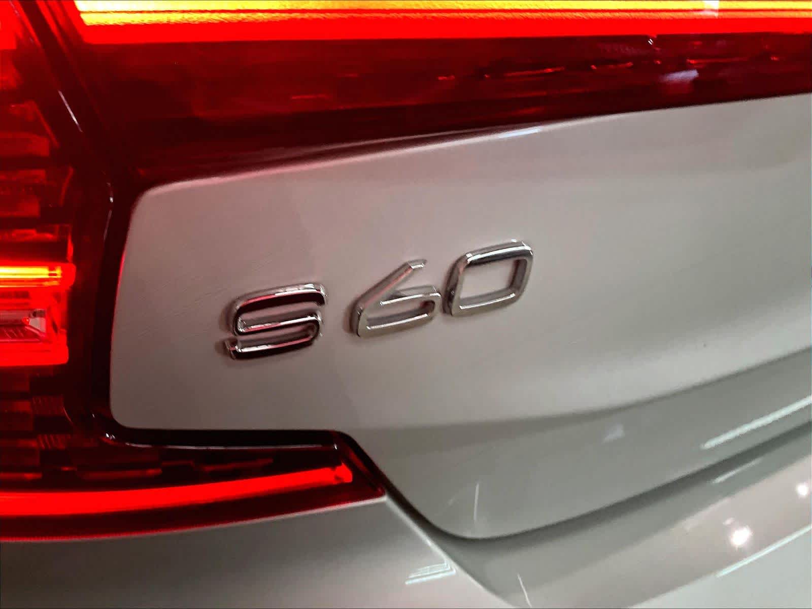 2021 Volvo S60 Inscription photo 3