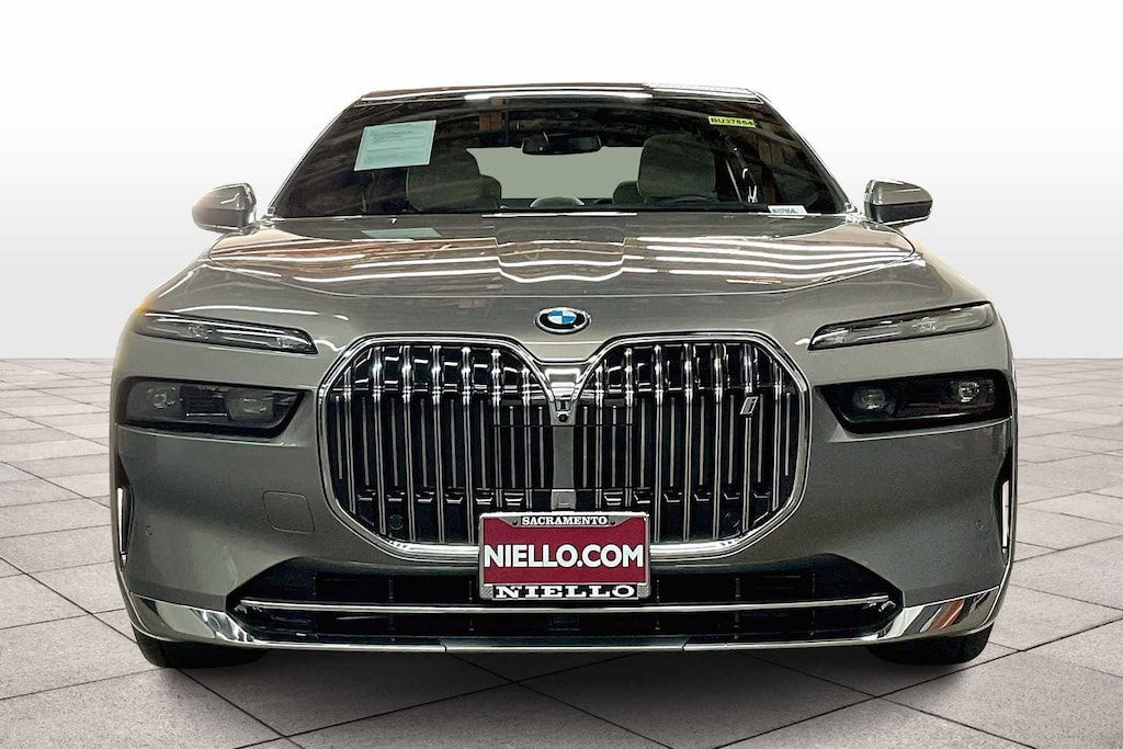 Used 2025 BMW i7 xDrive60 Sedan