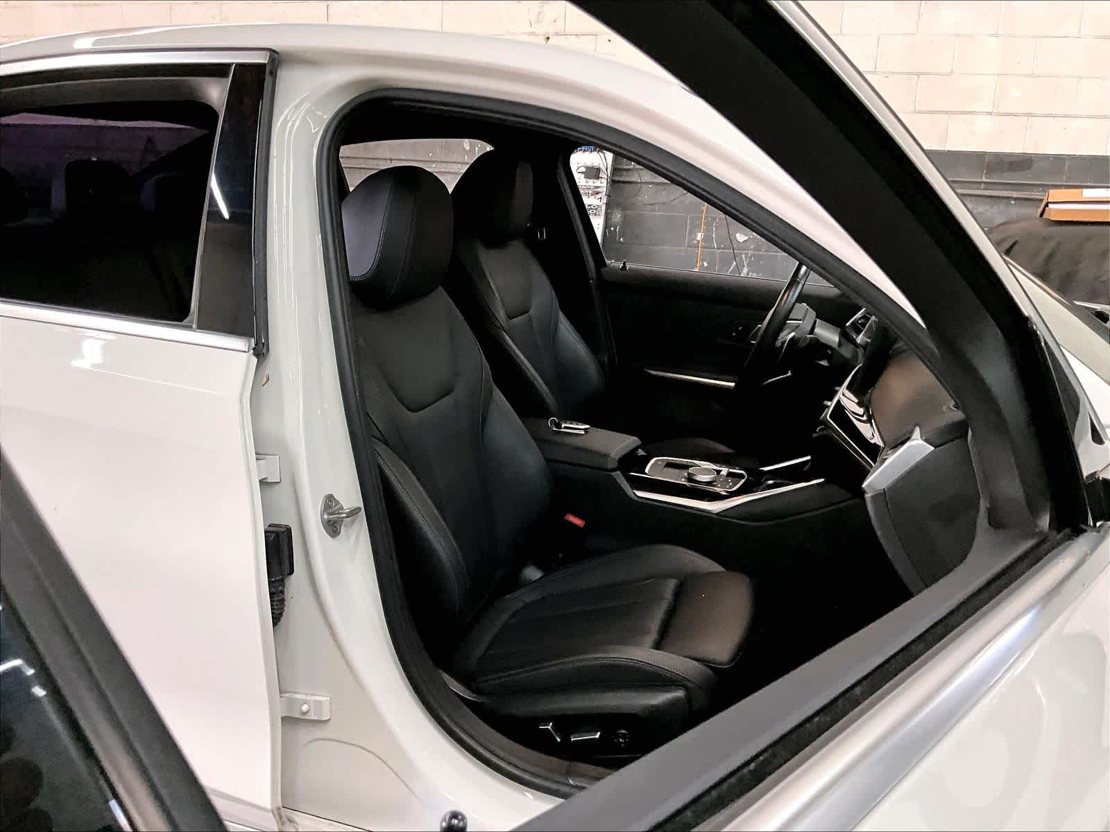 2024 BMW 330i 330i photo 6