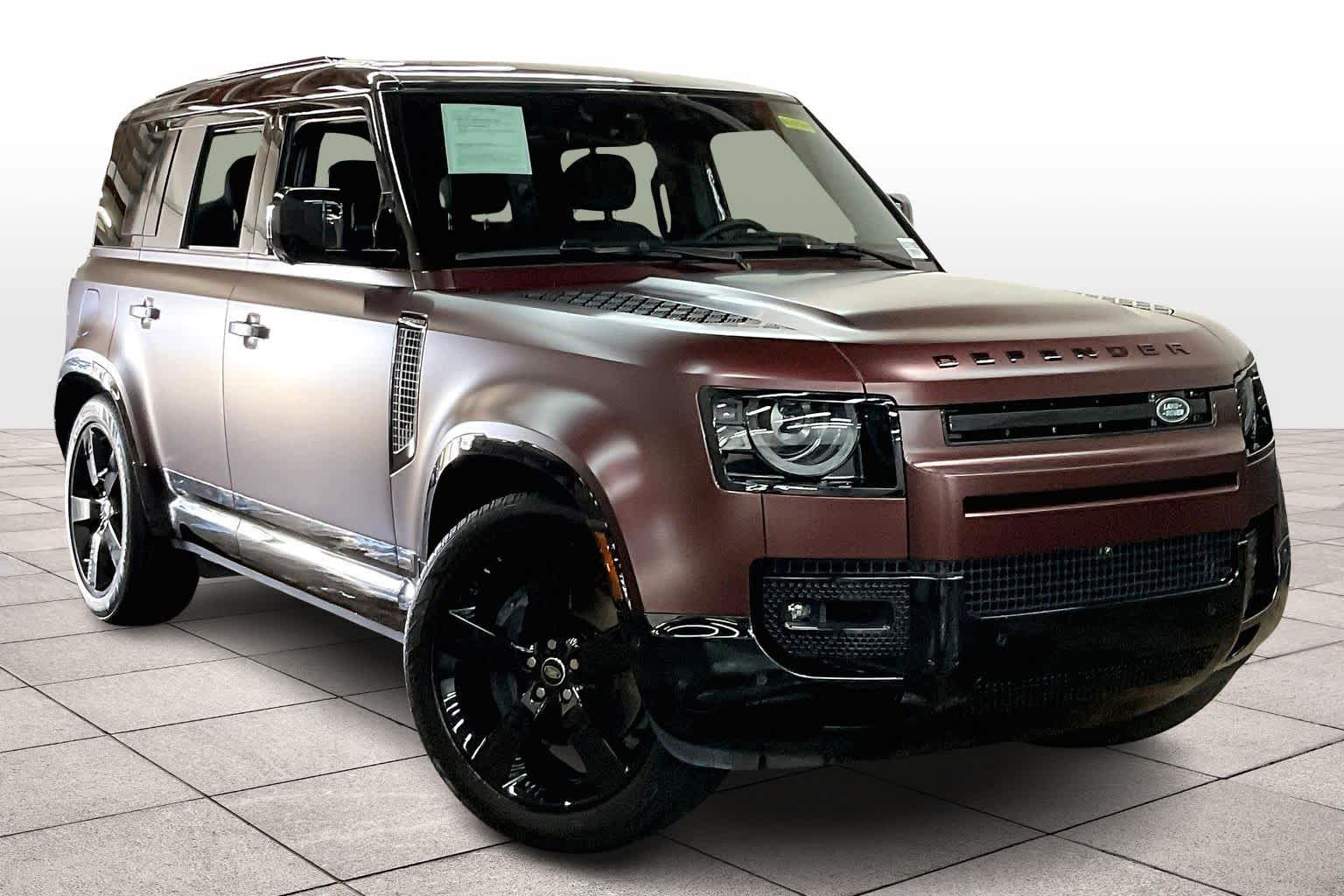 2025 Land Rover Defender 110 photo 2