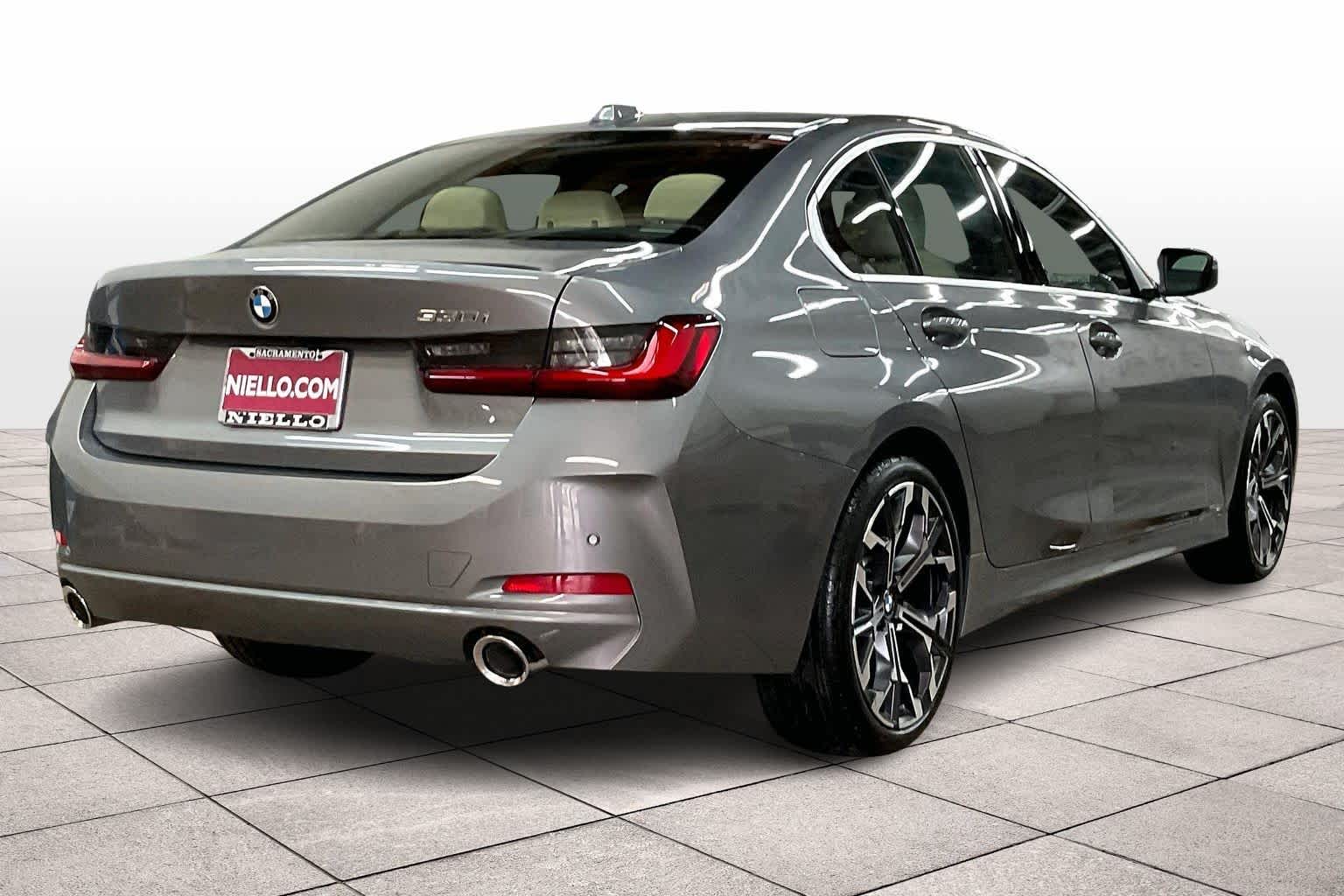 2026 Bmw 330i Sedan photo 4