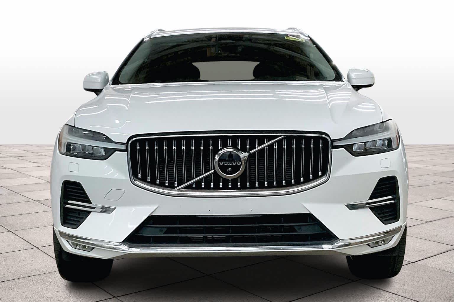 2022 Volvo XC60 Inscription B5 photo 3