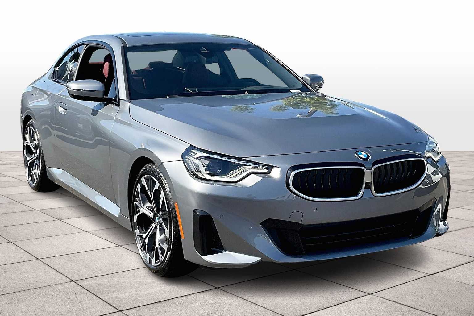 2025 Bmw 230i Coupe photo 2