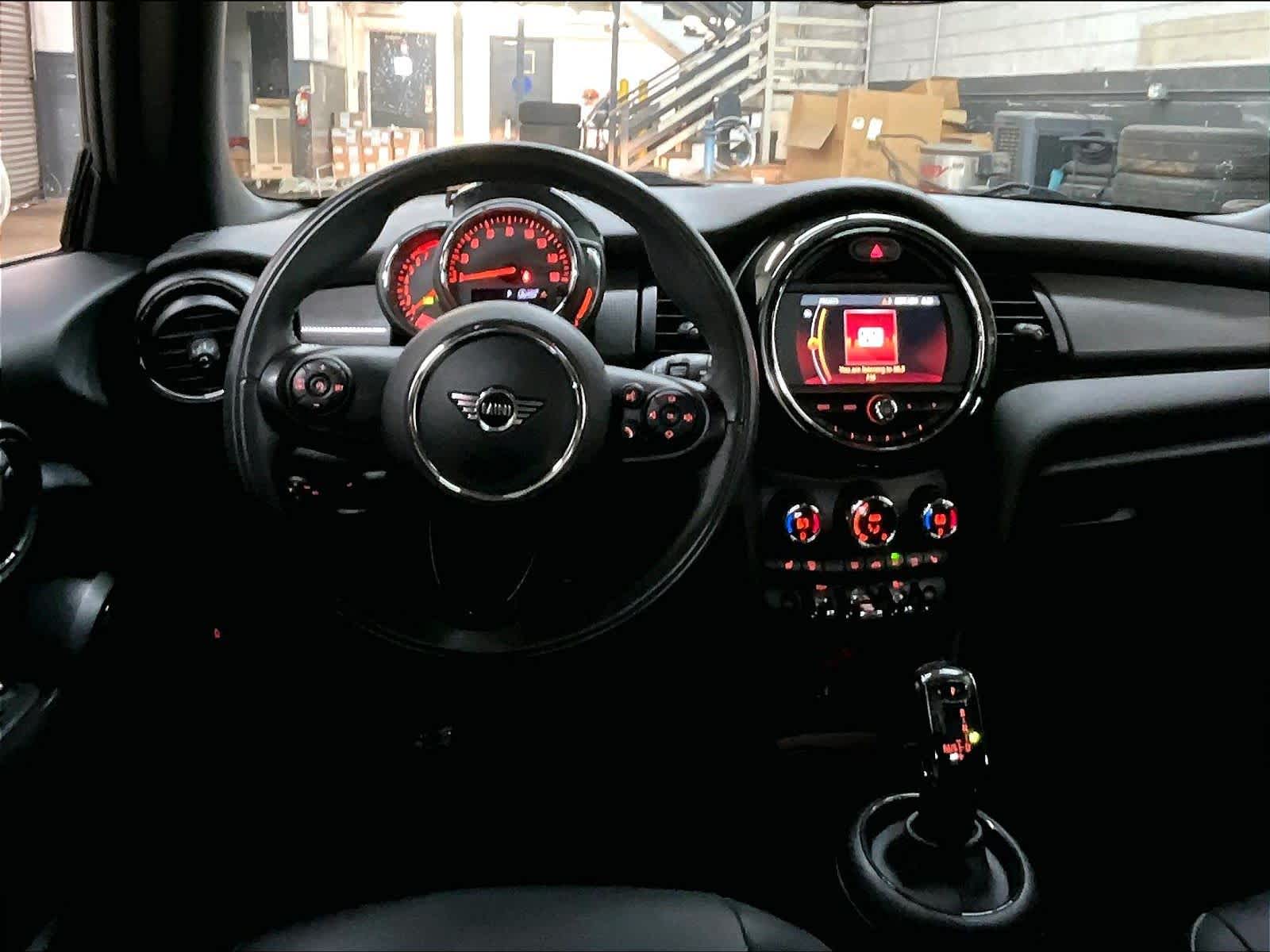 2020 MINI Hardtop 2 Door Oxford Edition photo 4