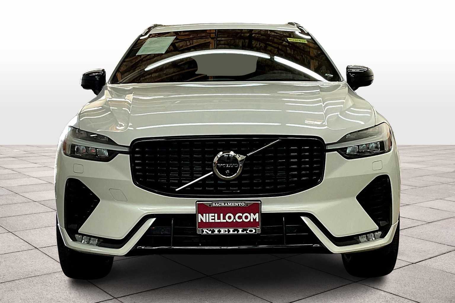 2024 Volvo XC60 Ultimate photo 3