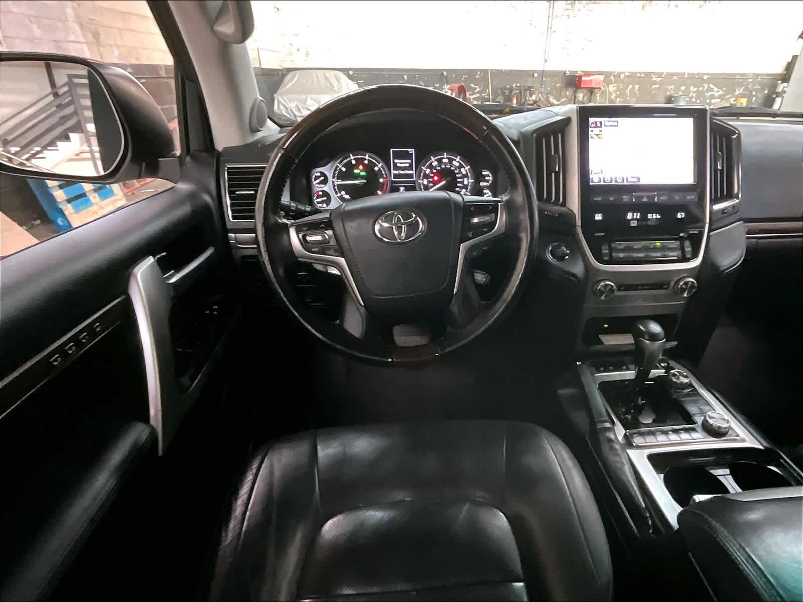 2019 Toyota Land Cruiser photo 4