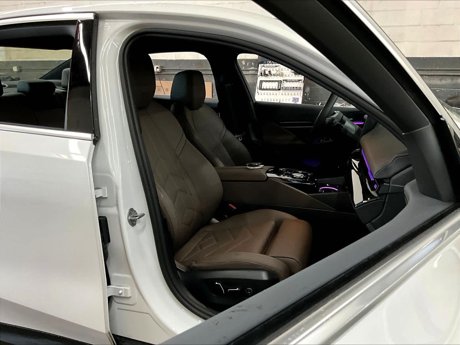 2026 BMW 530i 530i photo 6