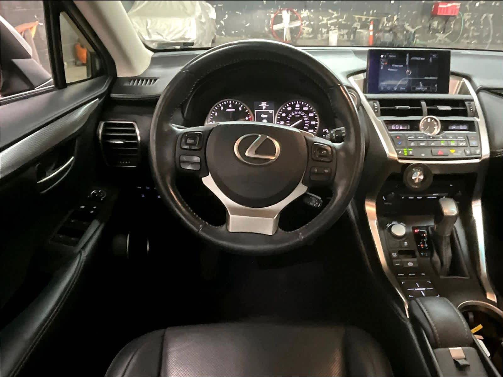 2015 LEXUS NX 200t photo 4