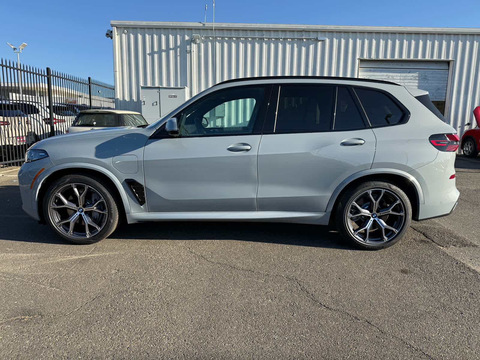2025 Bmw X5 xDrive50e photo 2