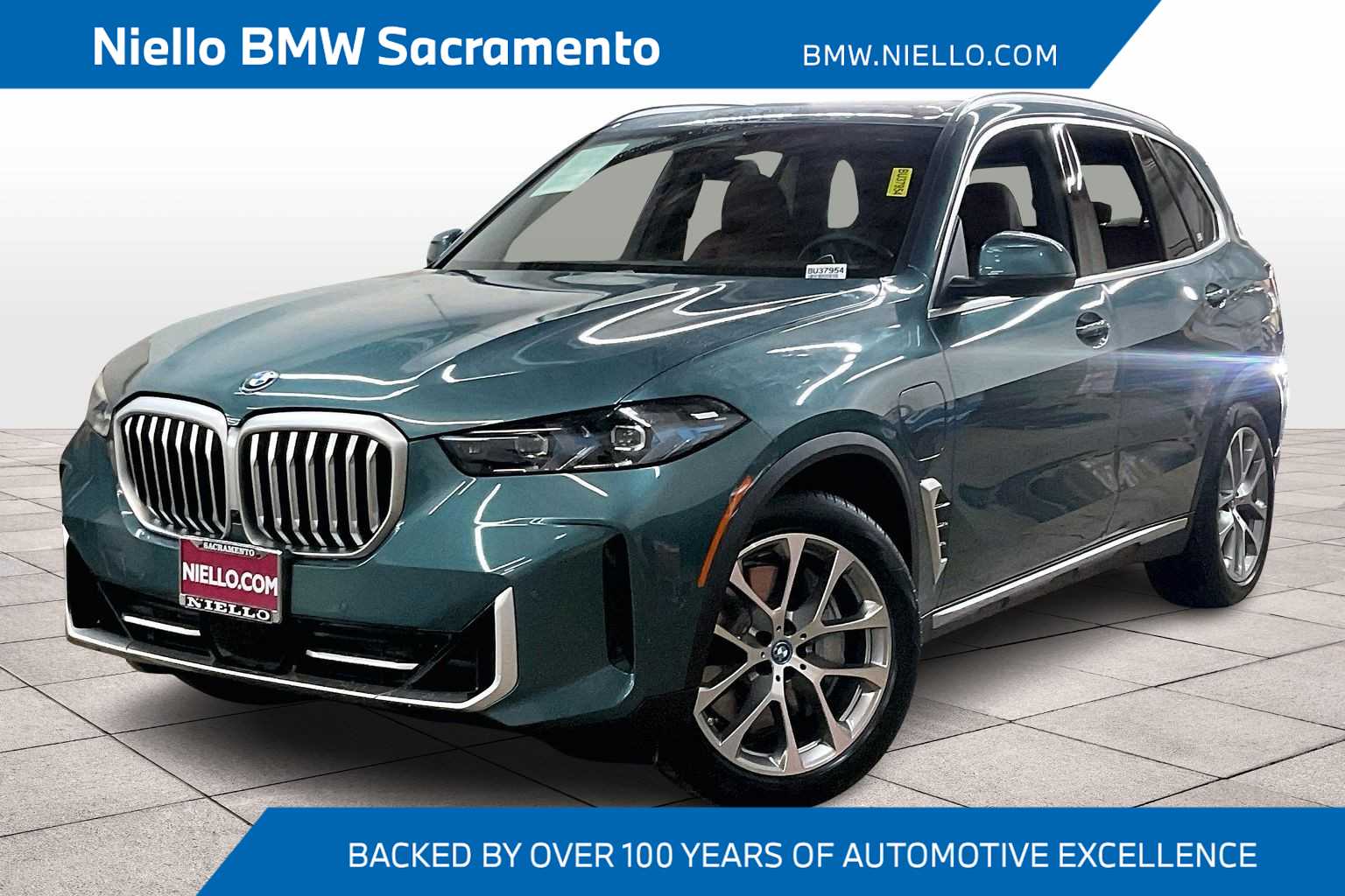 2025 BMW X5 50e's photo