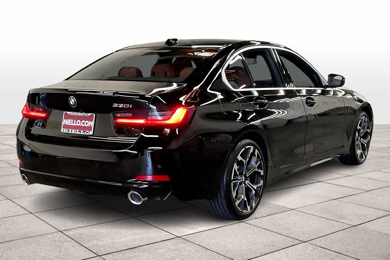 2025 Bmw 330i Sedan photo 4