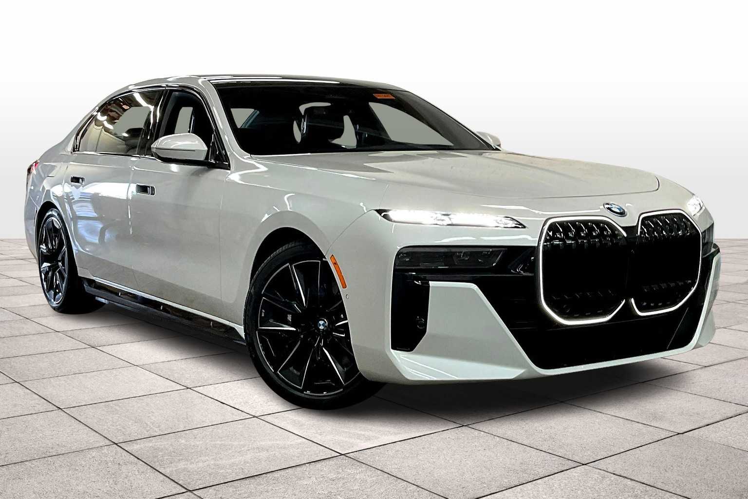 2026 Bmw 750e photo 2