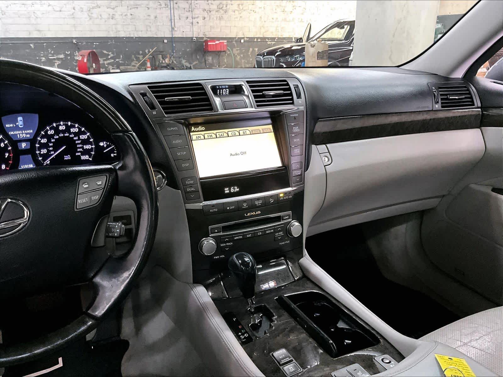 2012 LEXUS LS 460 photo 5