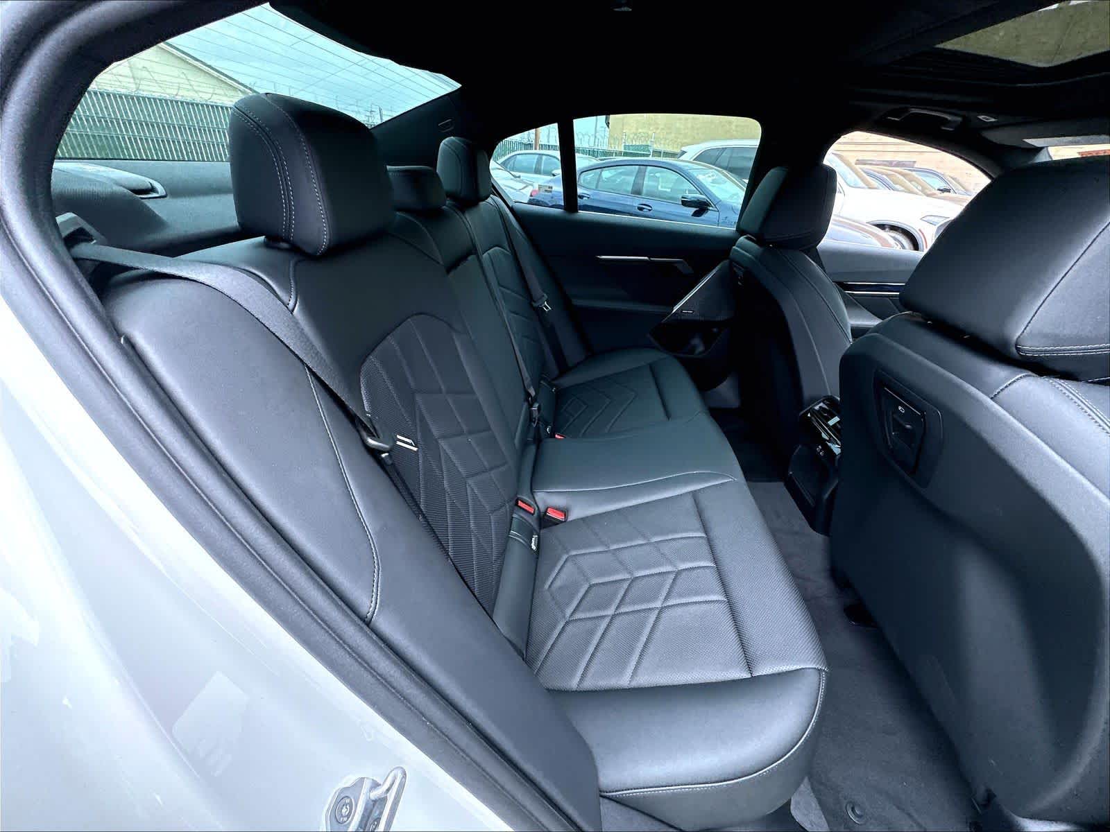 2026 BMW i5 40 - Photo 25