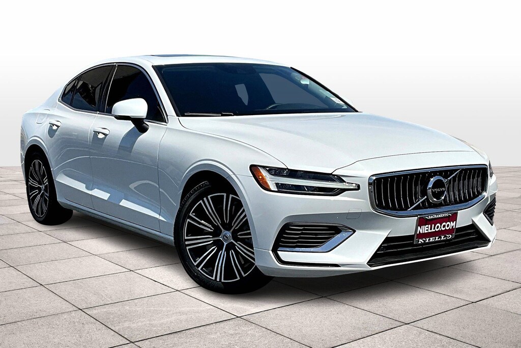 Certified 2022 Volvo S60 Recharge Plug-In Hybrid eAWD Inscription Sedan