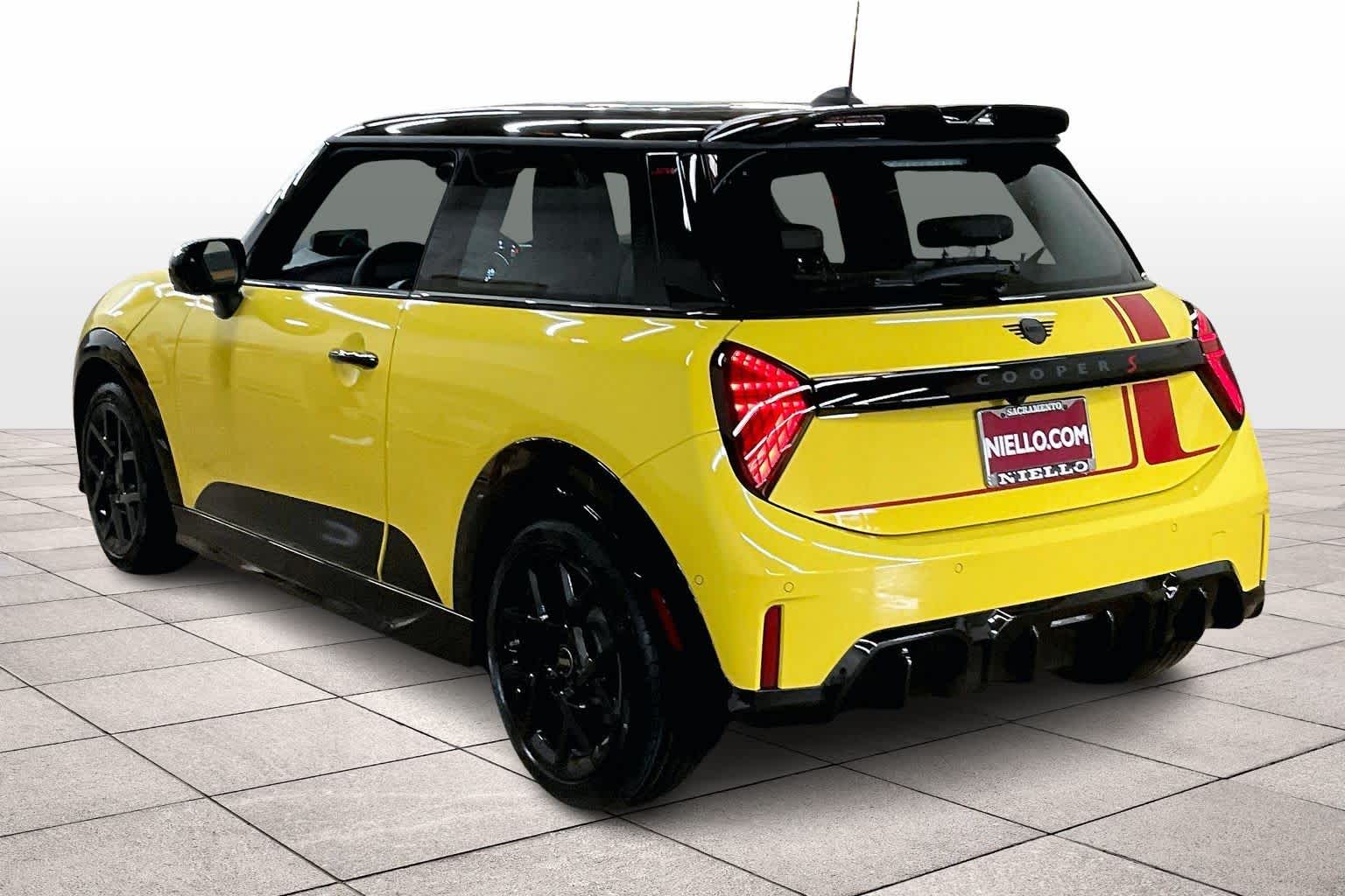 2026 Mini Cooper Hardtop S photo 3