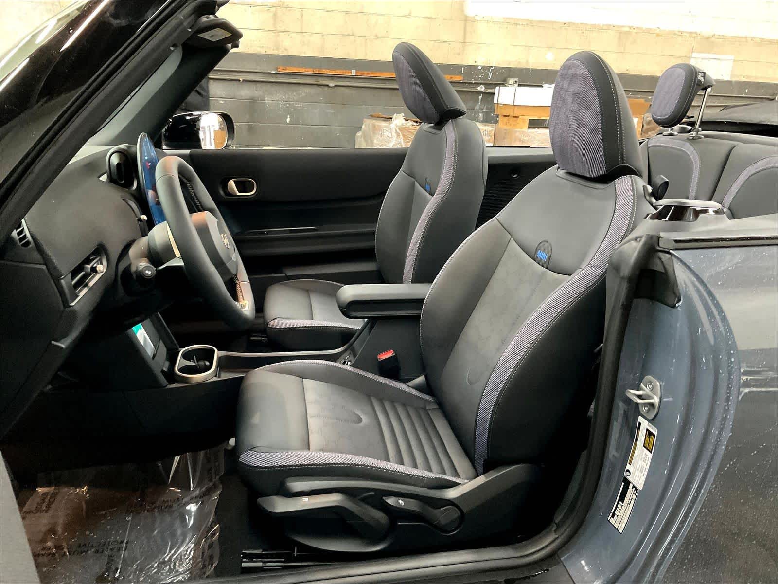 2026 MINI Convertible S - Photo 11