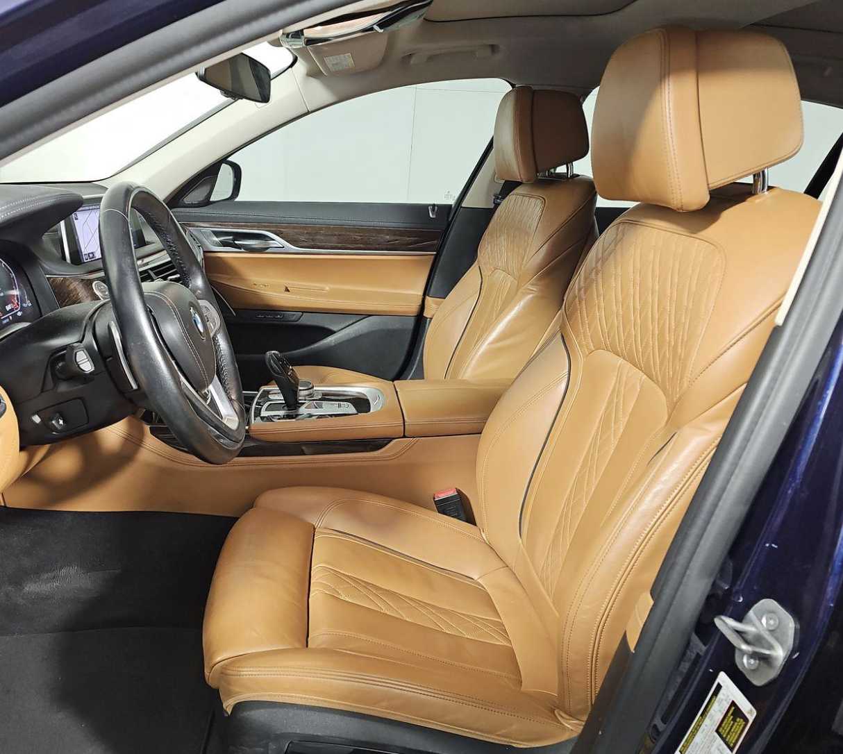 2022 Bmw 740Li 7-Series photo 2