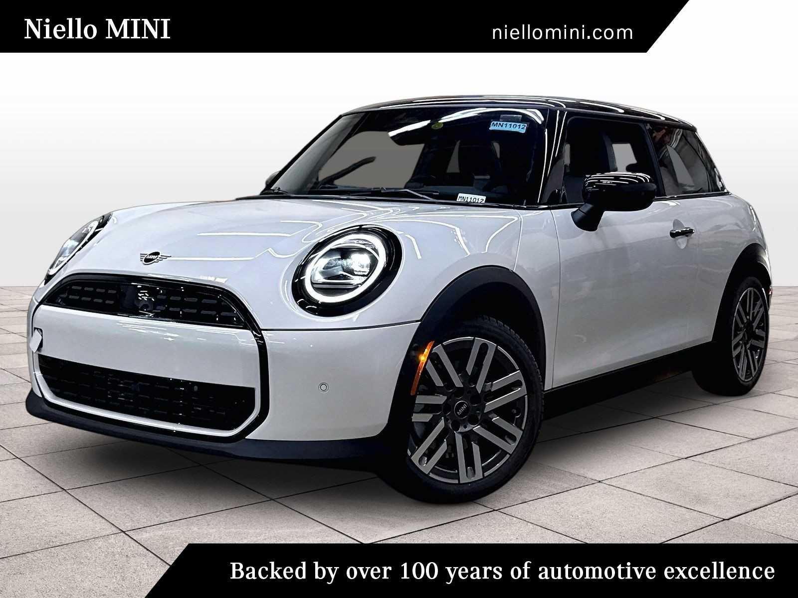 2026 MINI Hardtop Cooper Oxford Edition's photo