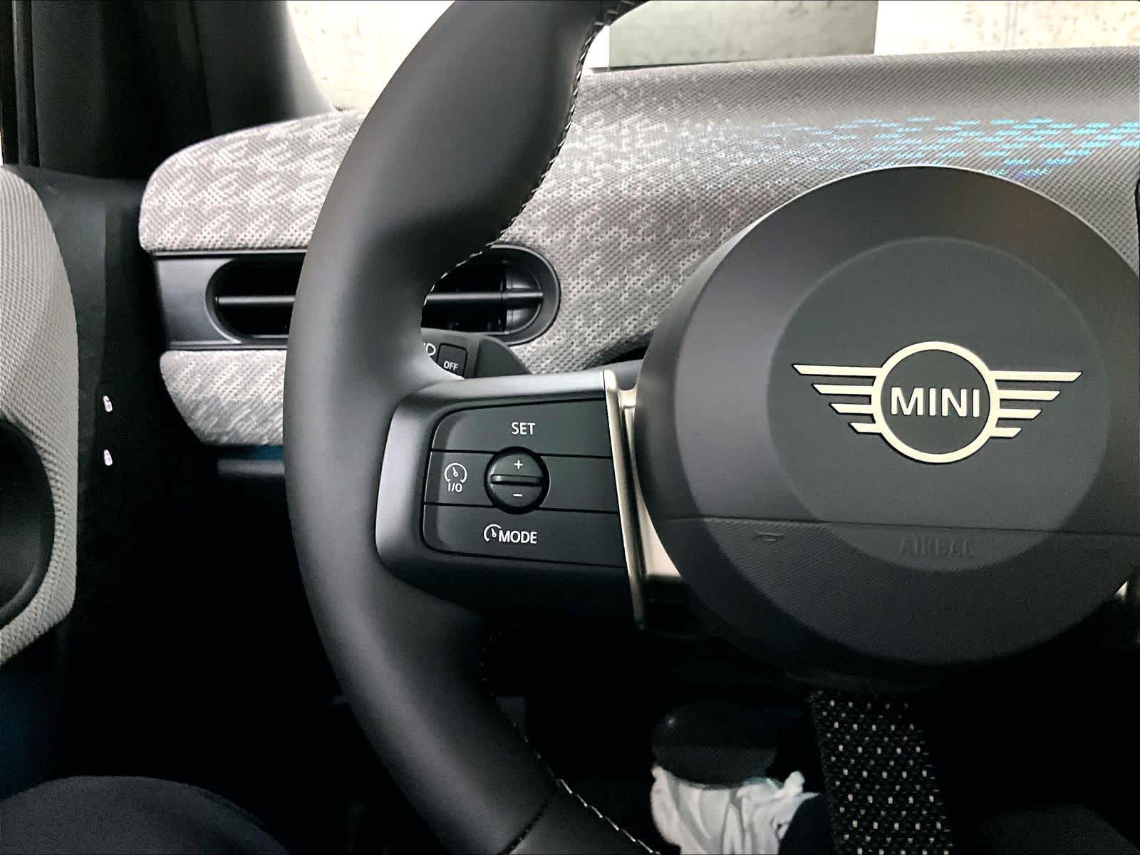 2026 MINI Hardtop 4 Door - Photo 17