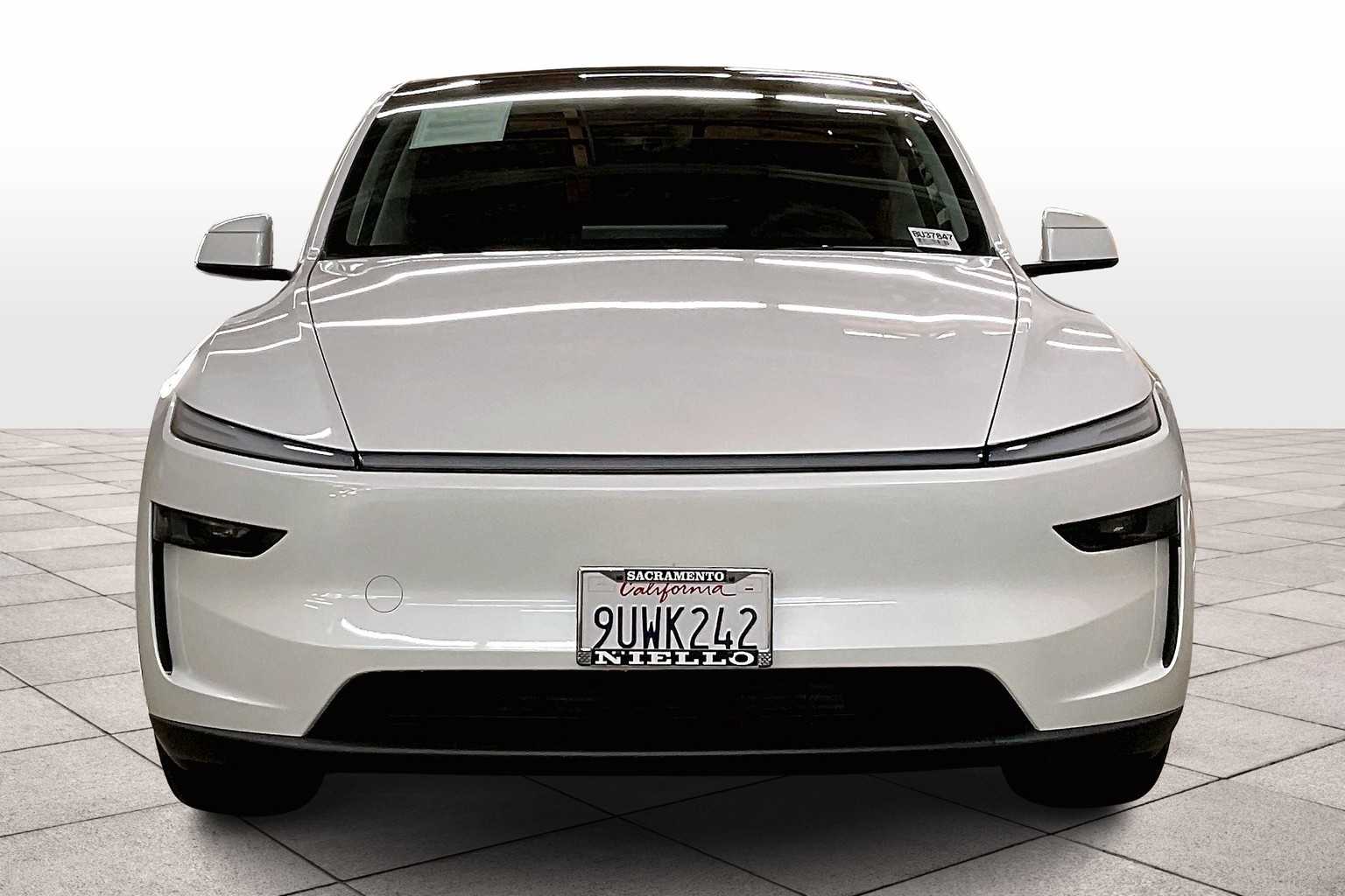 2026 Tesla Model Y Long Range photo 3