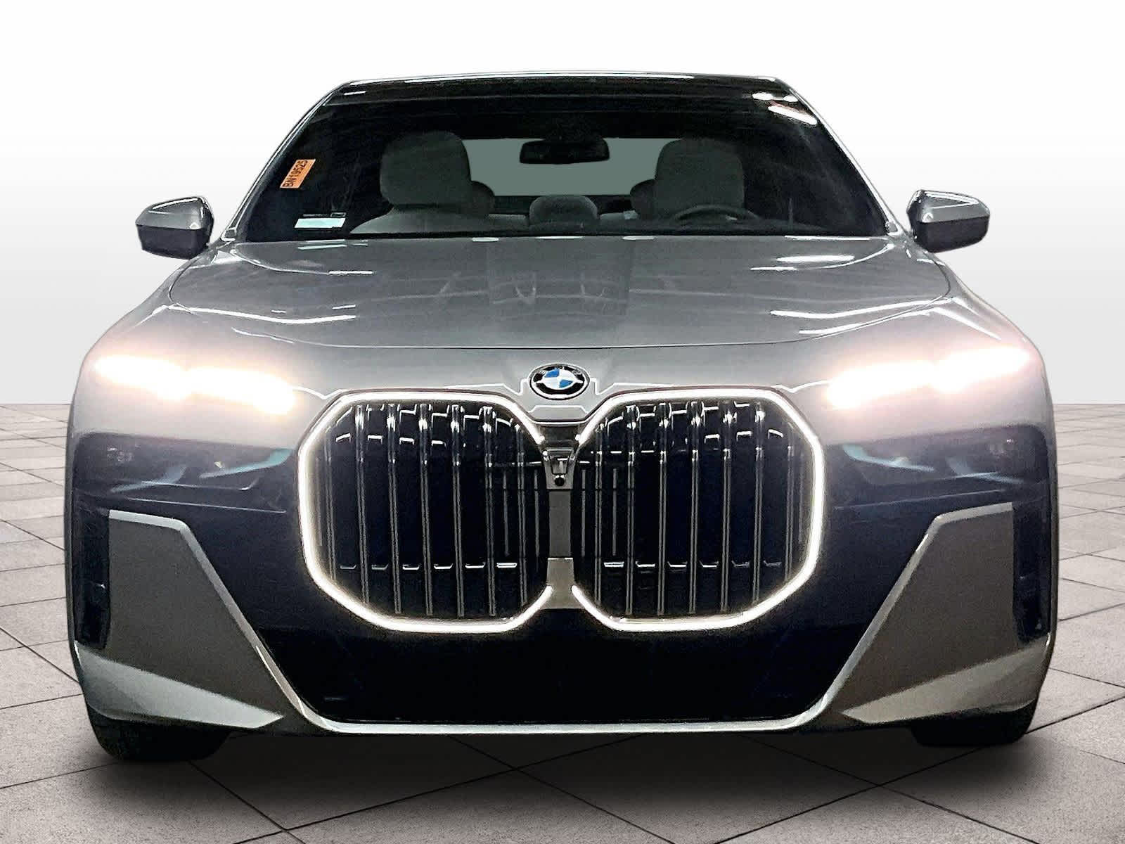 2025 BMW 760i xDrive 760i xDrive photo 2