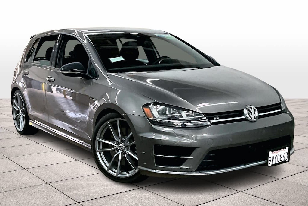 Used 2017 Volkswagen Golf R 4-Door Manual w/DCC/Nav