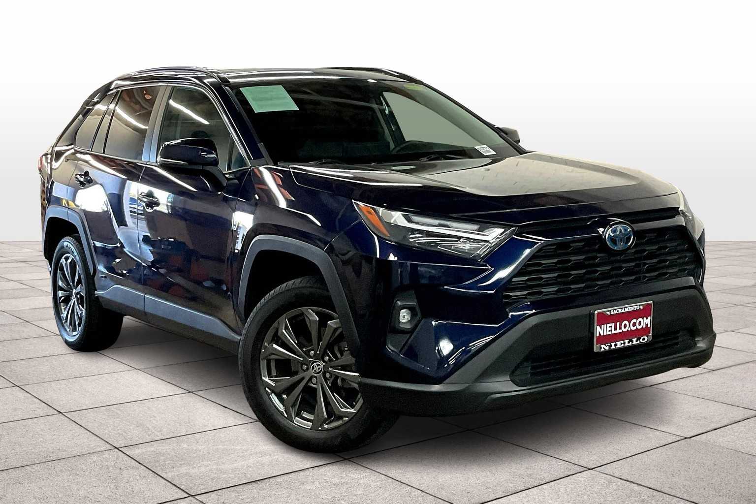 2022 Toyota RAV4 Hybrid XLE Premium photo 2