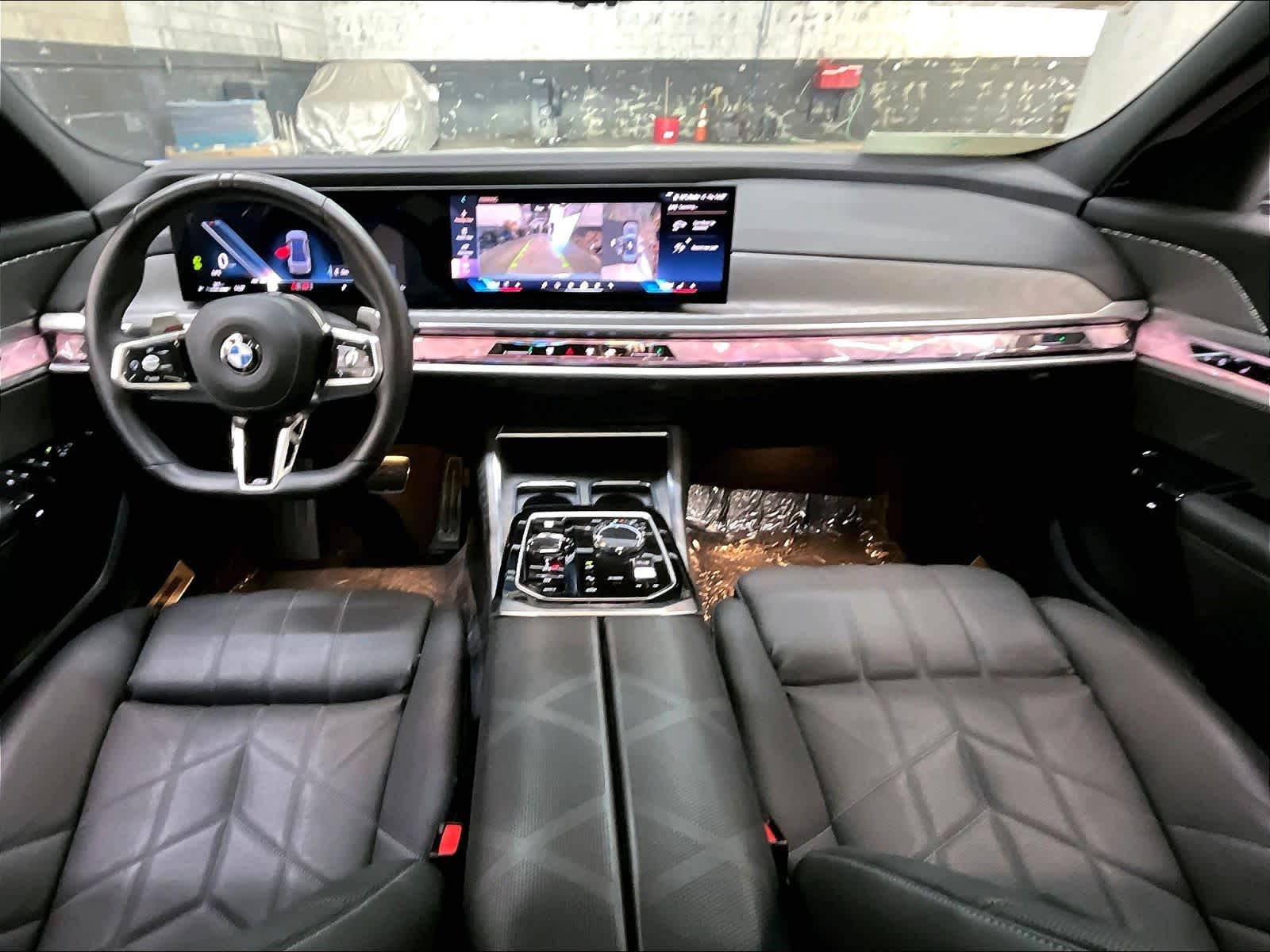 2025 BMW 7 Series 760i - Photo 15