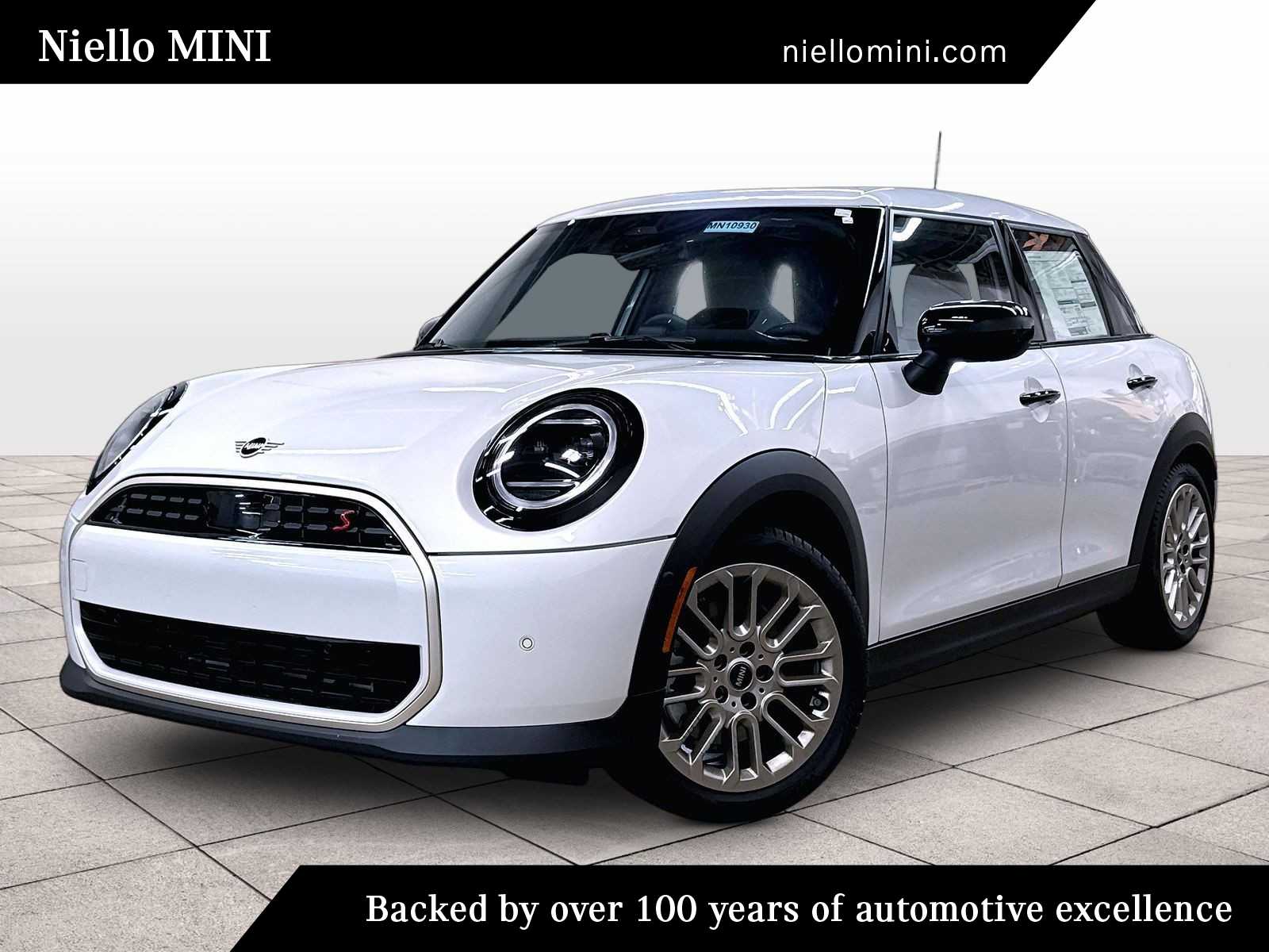 2026 MINI Hardtop Cooper S Signature's photo