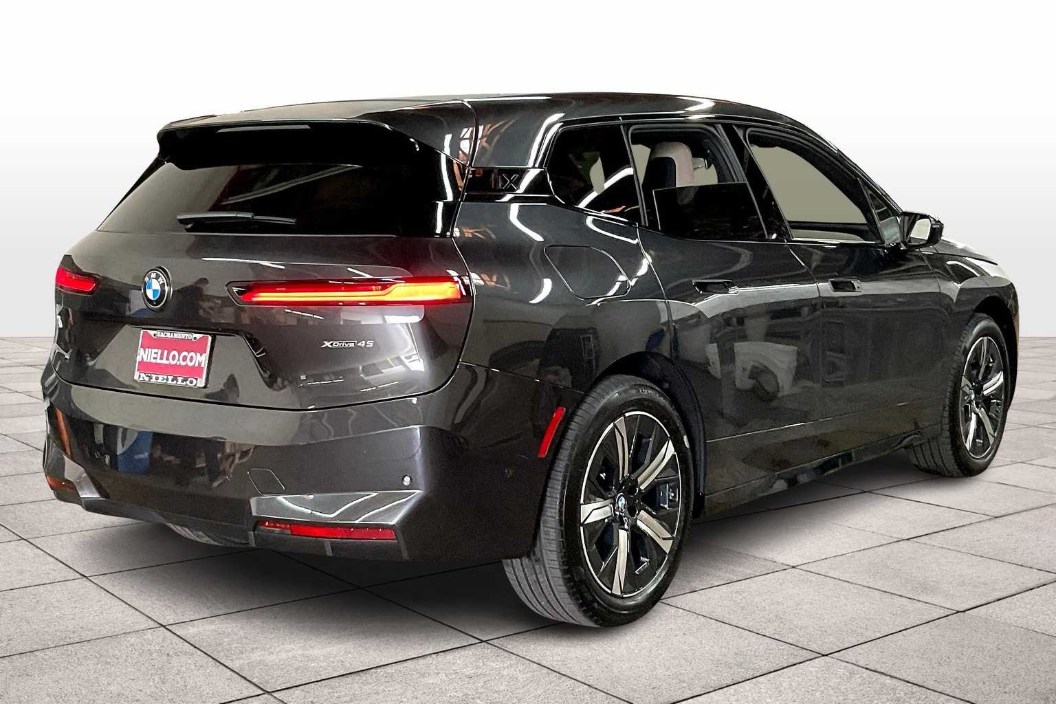 2026 Bmw iX photo 3