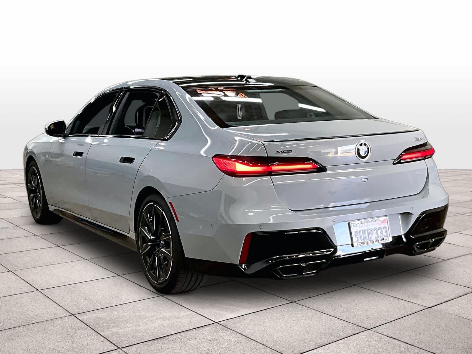 2025 BMW 7 Series 760i - Photo 12