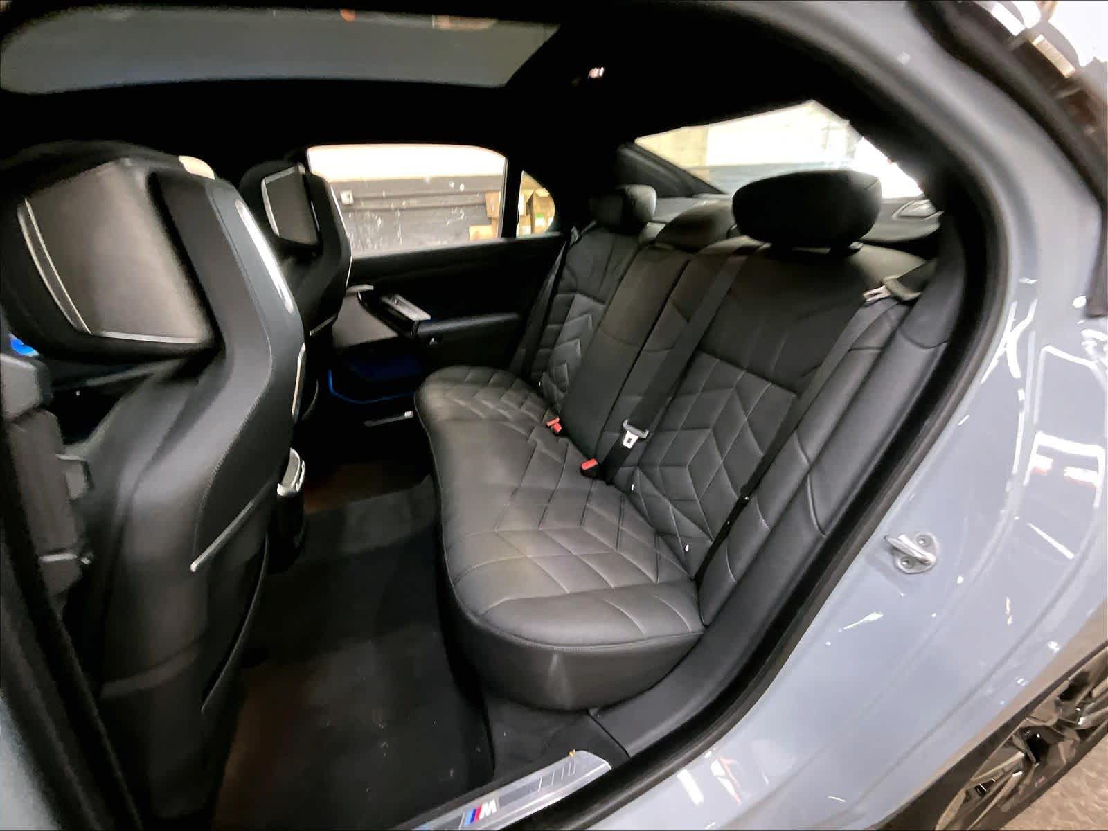 2025 BMW 7 Series 760i - Photo 26