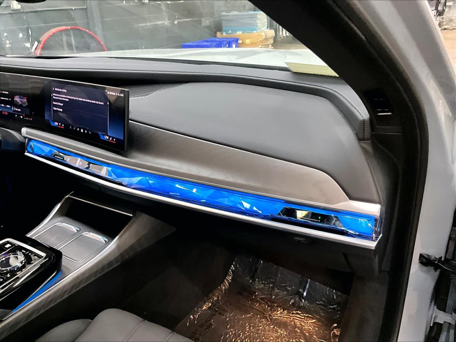 2025 BMW 7 Series 760i - Photo 16