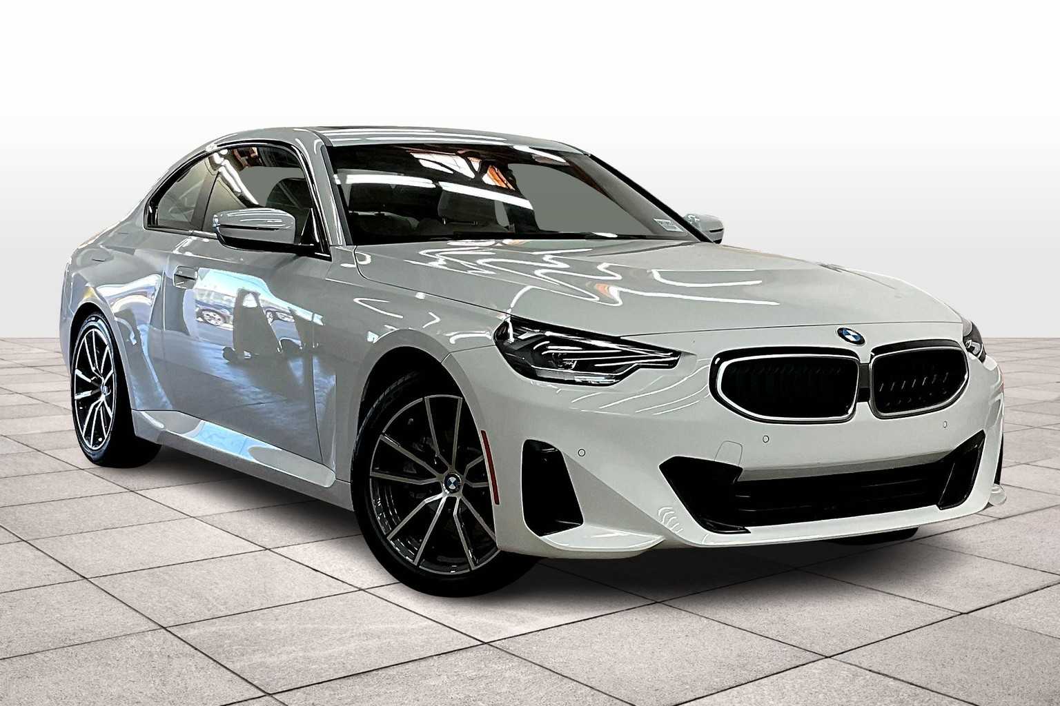 2025 Bmw 230i photo 2
