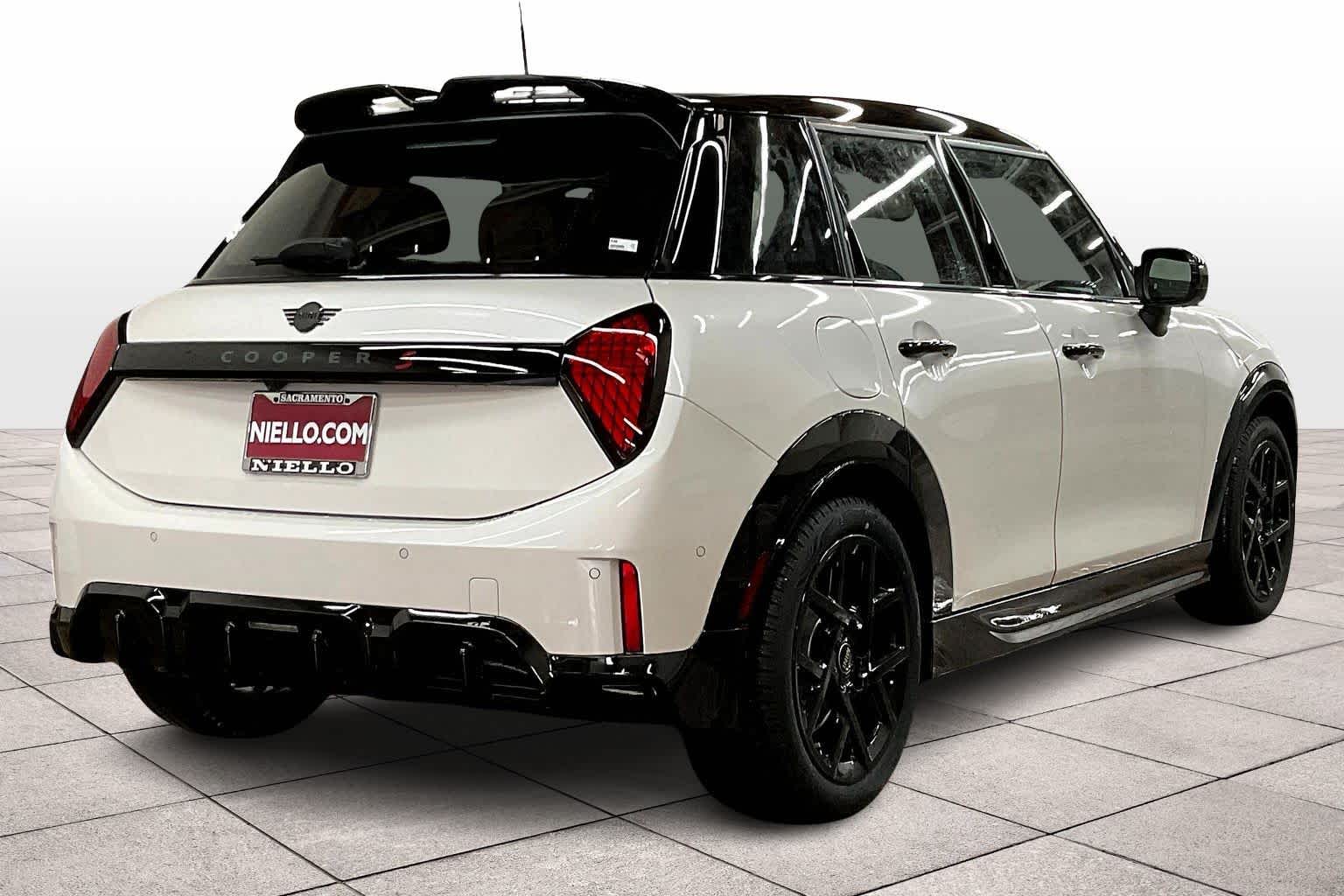 2026 Mini Cooper Hardtop S photo 3