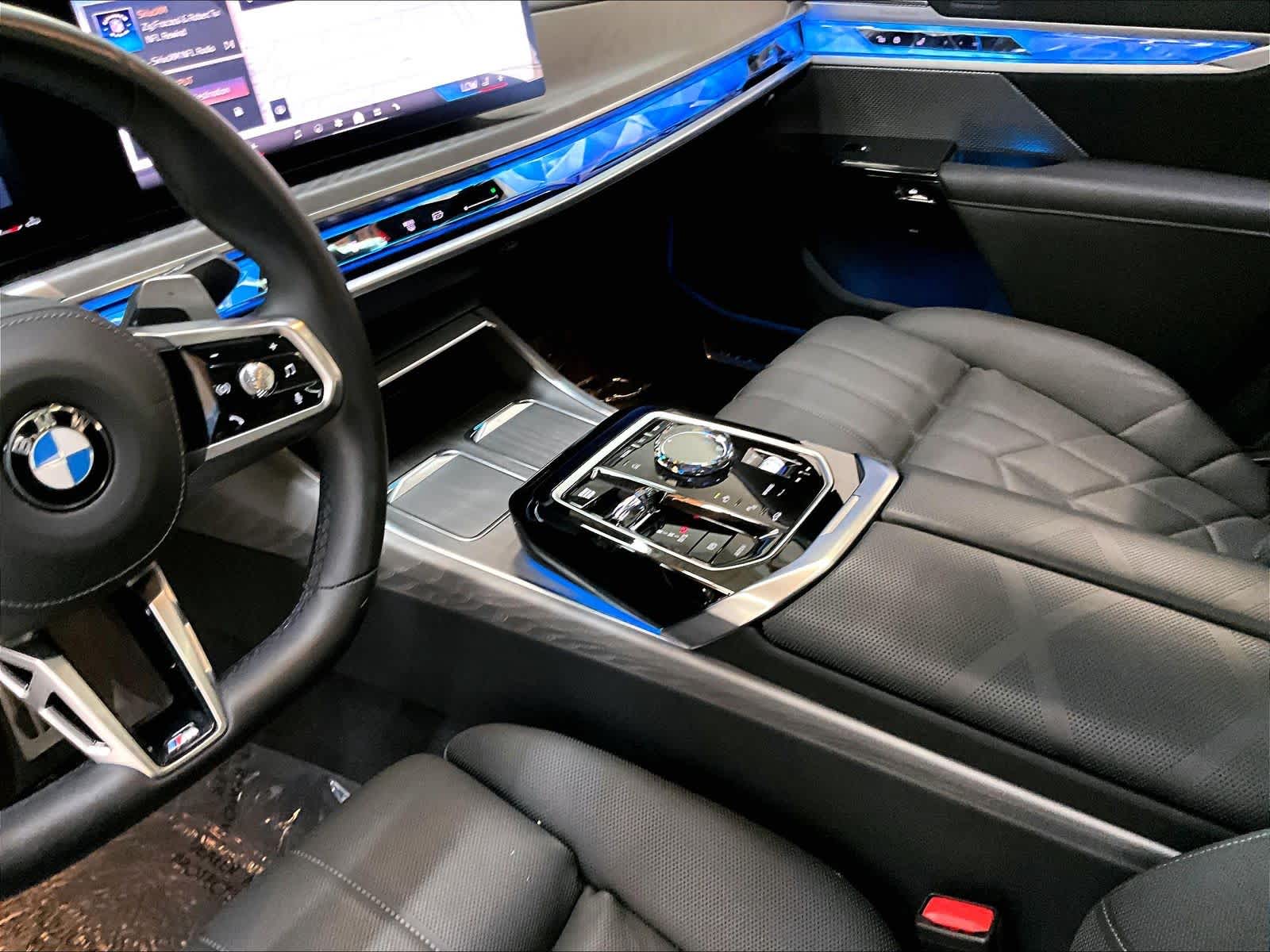 2025 BMW 7 Series 760i - Photo 17