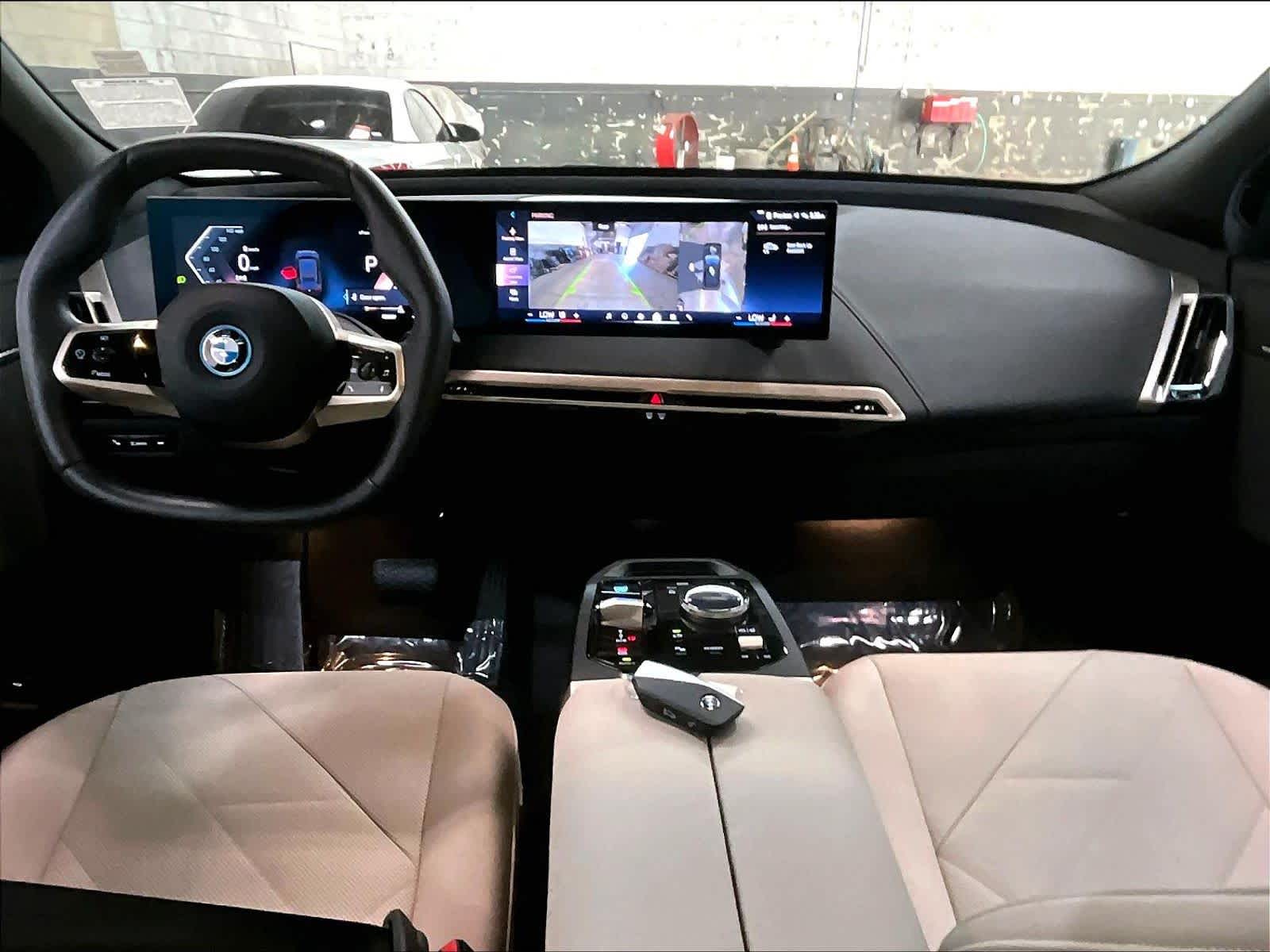2025 BMW iX 50 - Photo 14