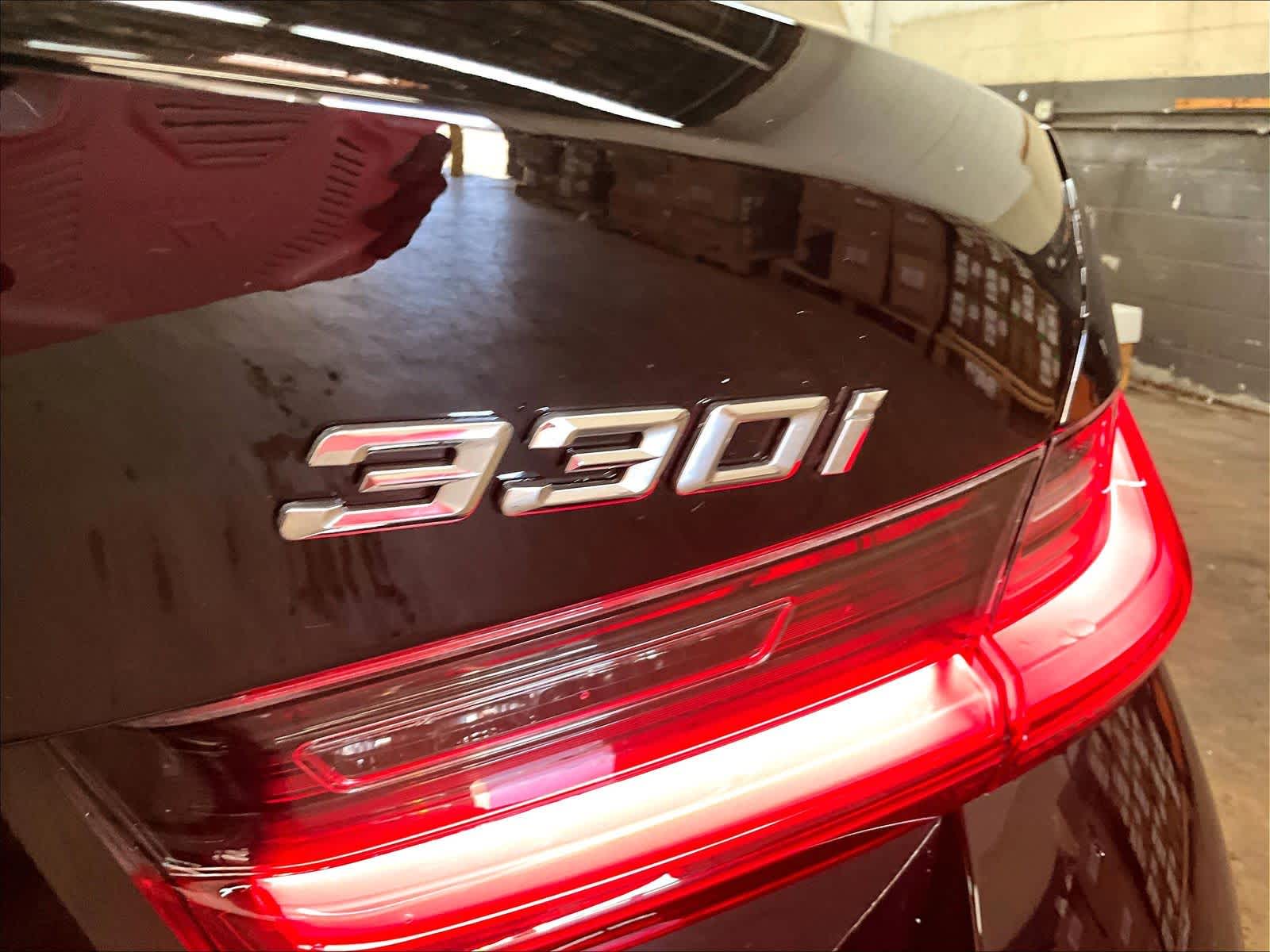 2025 BMW 330i 330i photo 3