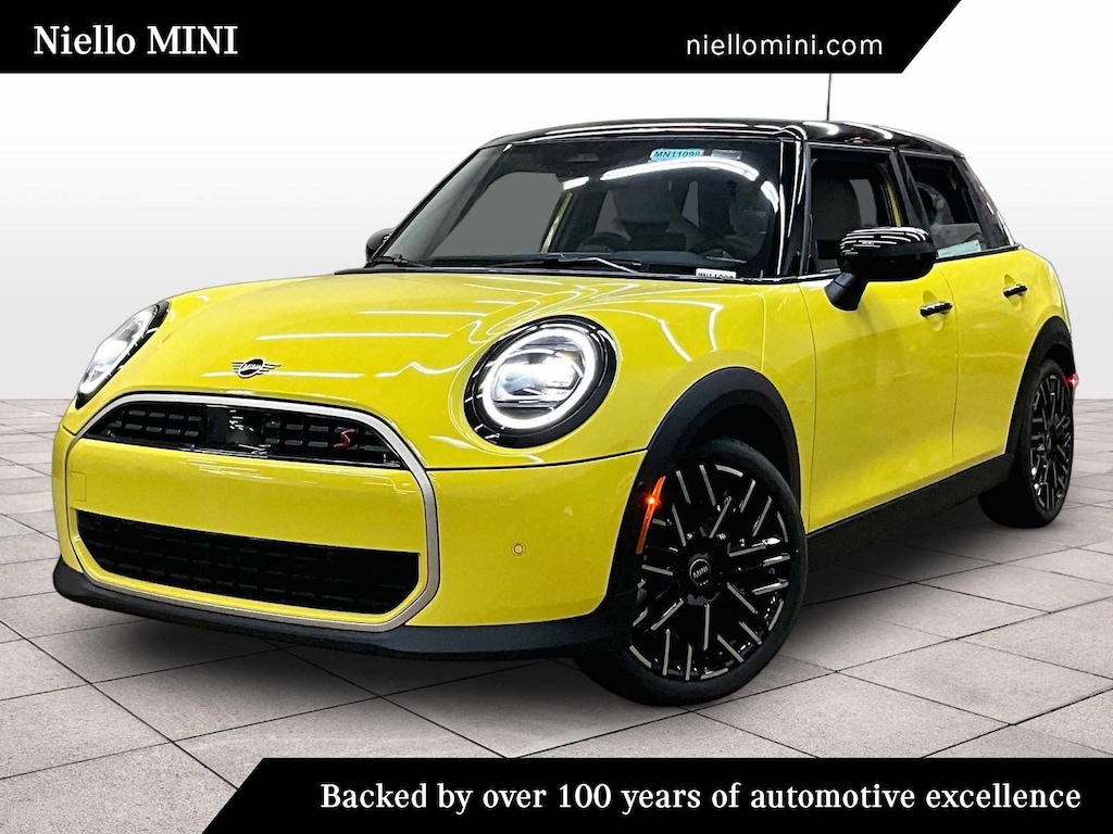 New 2026 MINI 4 Door Signature Plus FWD