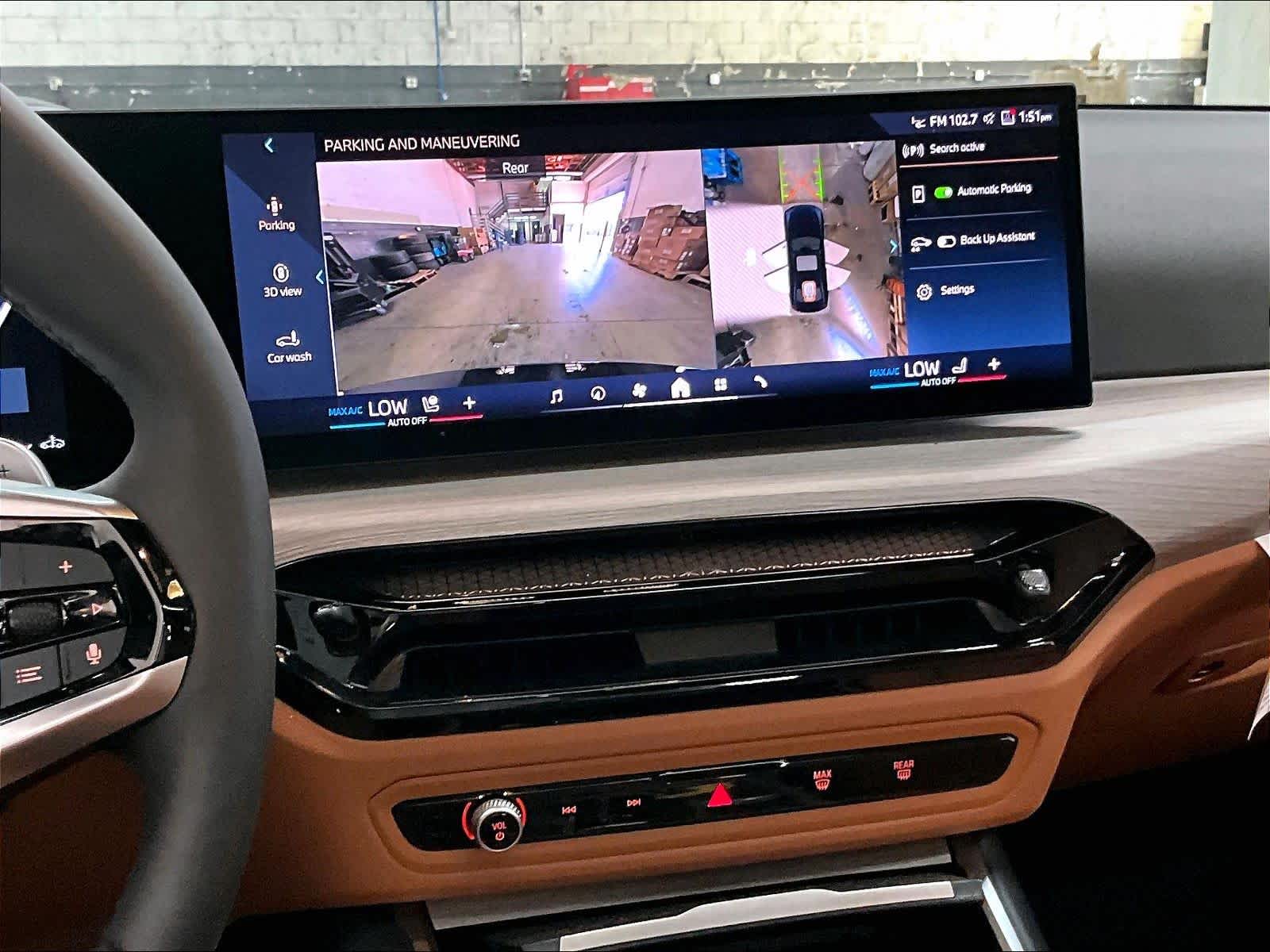 2025 BMW 330i 330i photo 5