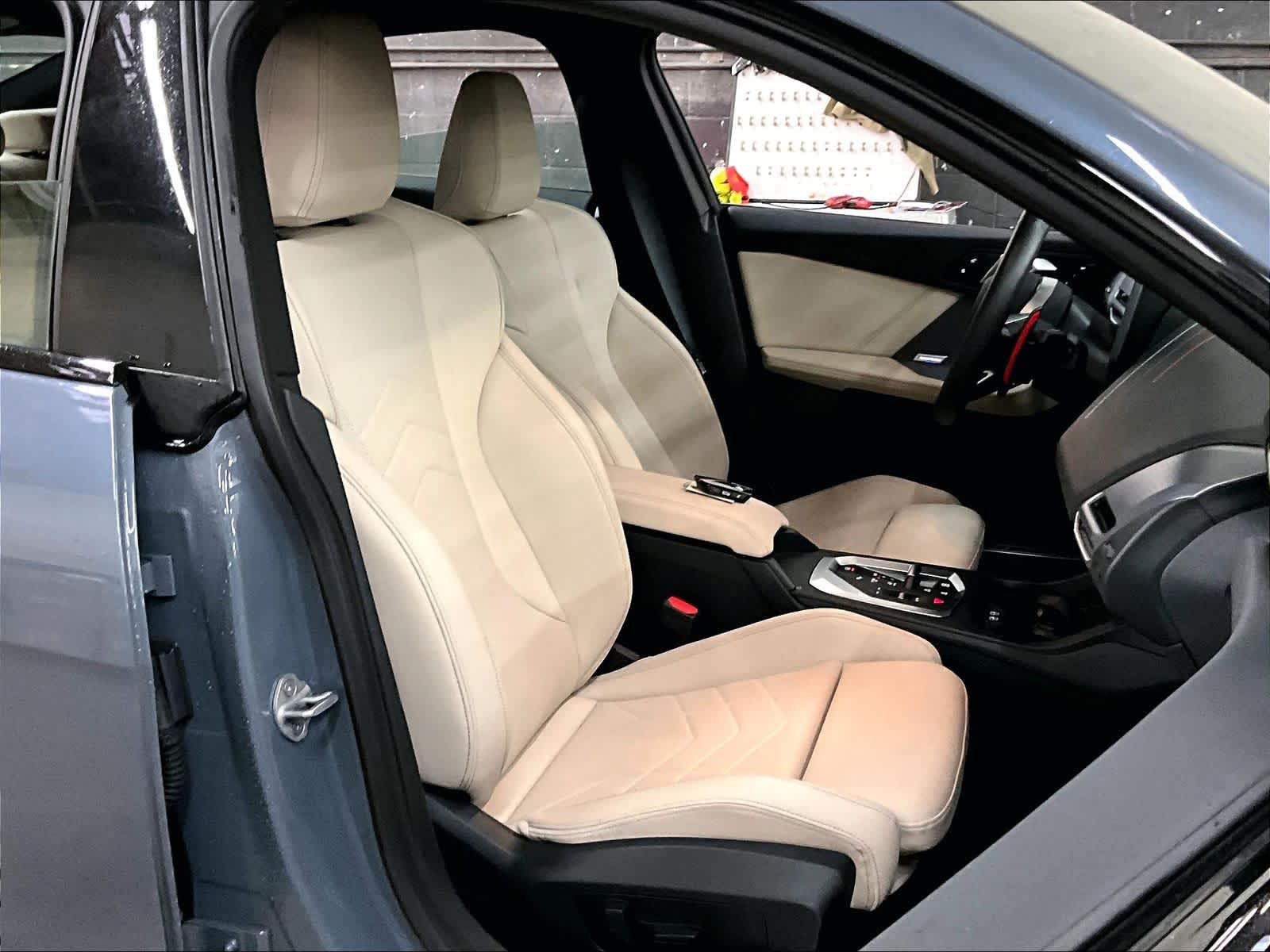 2025 BMW M235 xDrive M235 xDrive photo 6