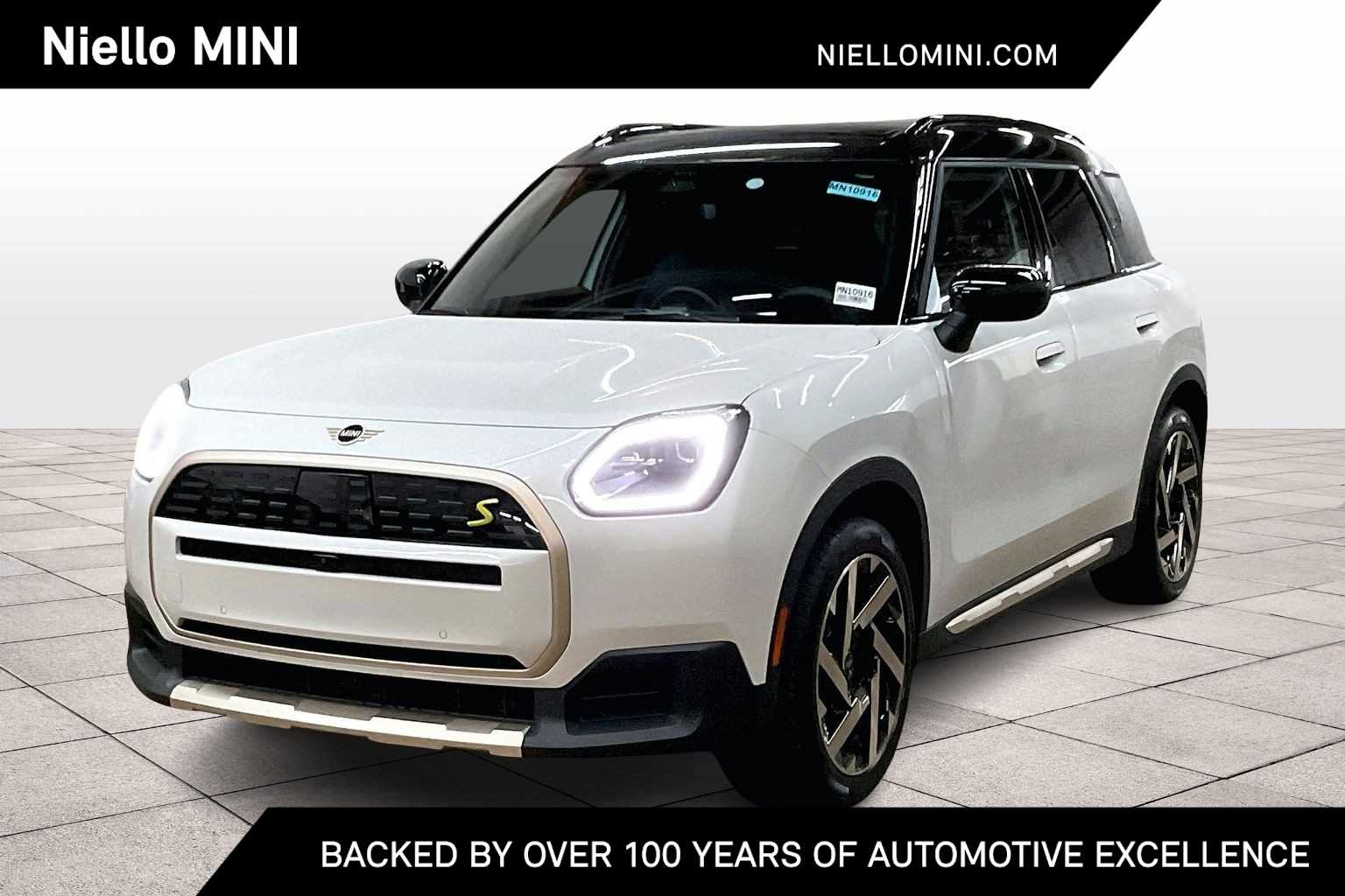 2025 MINI Countryman SE's photo