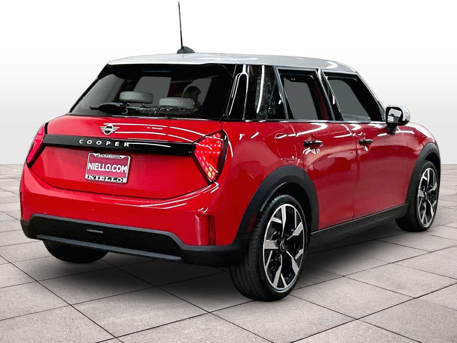 2026 MINI Hardtop 4 Door - Photo 4