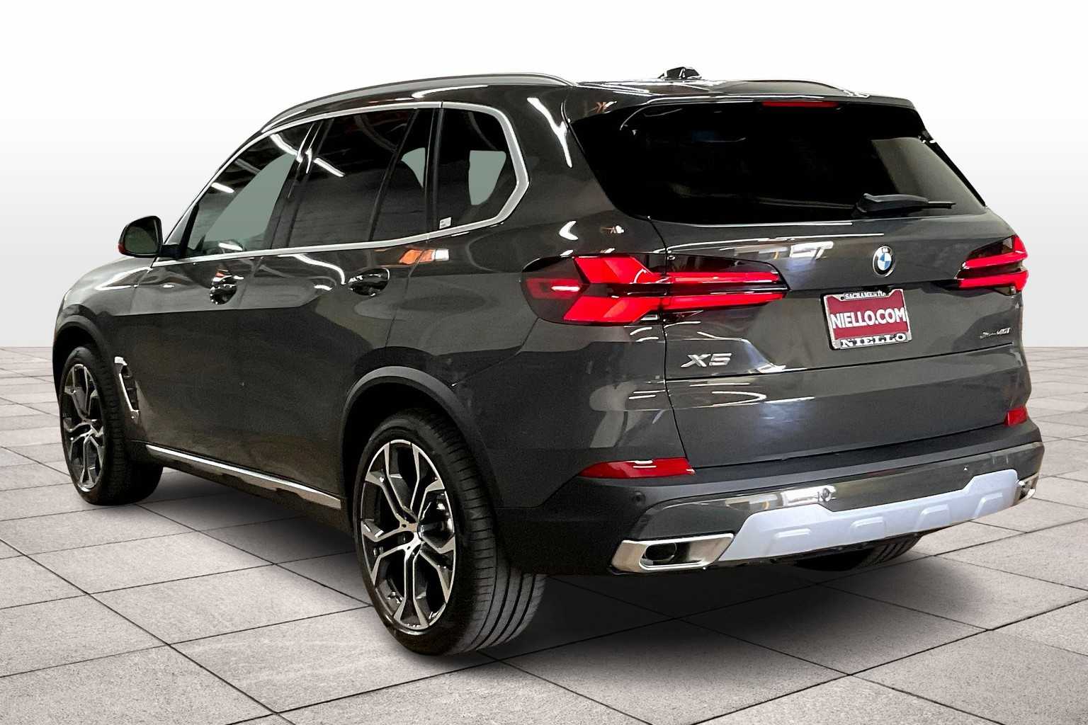 2026 Bmw X5 xDrive40i photo 2
