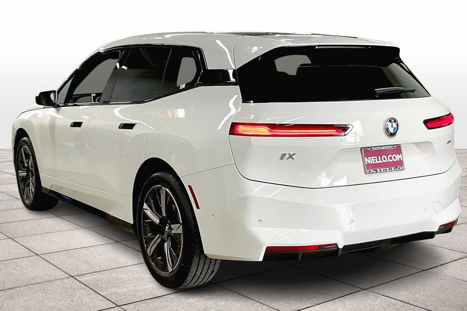 2026 Bmw iX photo 3