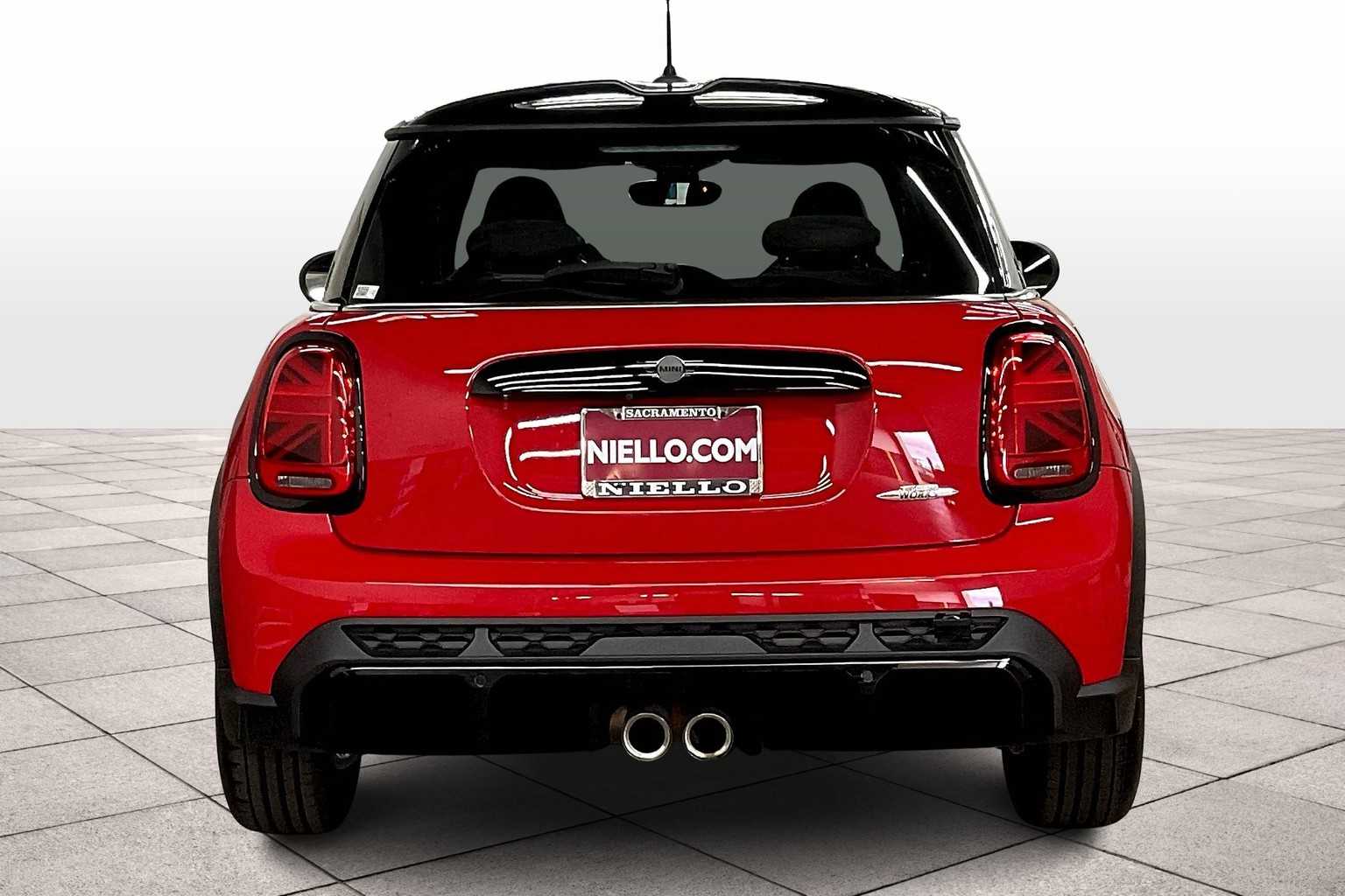 2024 Mini Cooper 2 Door Hardtop photo 4