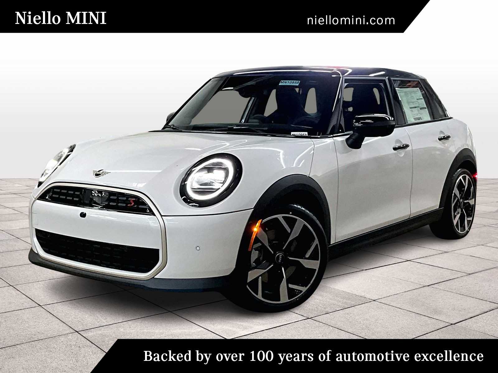 2026 MINI Hardtop Cooper S's photo